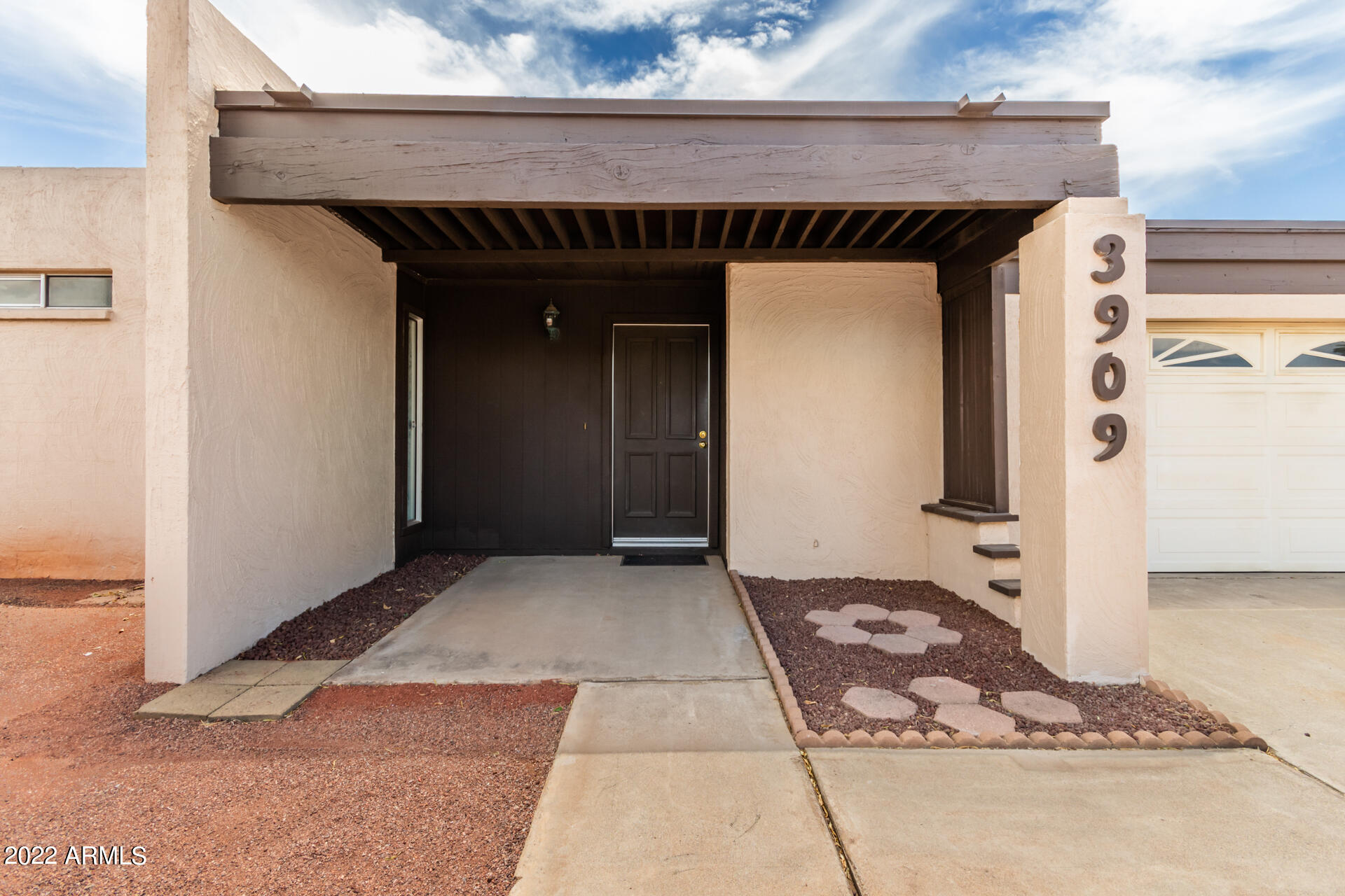 3909 East Wethersfield Road Phoenix, AZ 85032 - Photo 5 of 35 WELCOMING ENTRY
