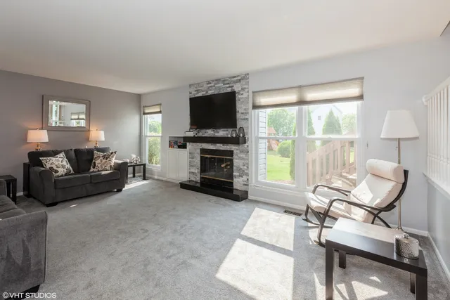 $3,500 | 724 Wildflower Circle, Naperville, IL 60540