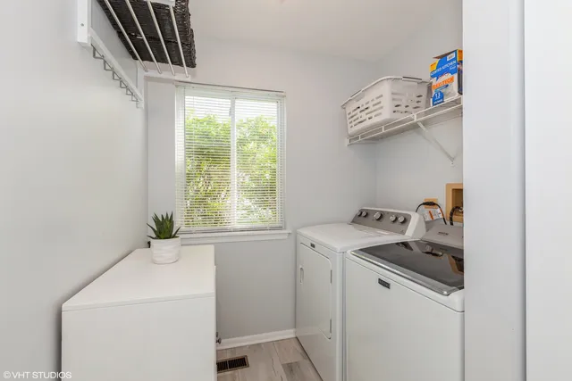 $3,500 | 724 Wildflower Circle, Naperville, IL 60540