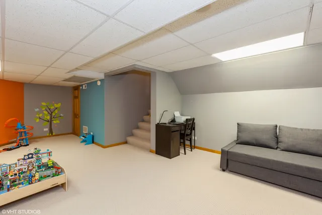 $3,500 | 724 Wildflower Circle, Naperville, IL 60540