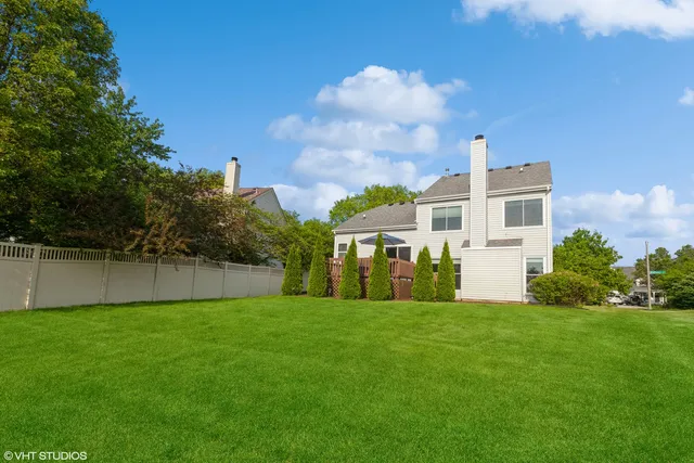 $3,500 | 724 Wildflower Circle, Naperville, IL 60540