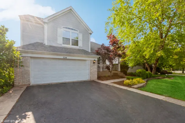 $3,500 | 724 Wildflower Circle, Naperville, IL 60540
