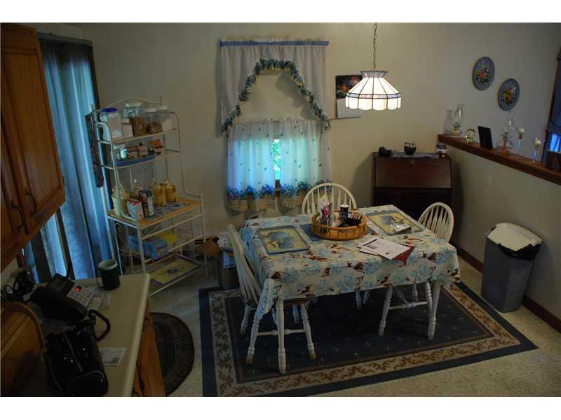 20 Sunset View Biddeford, ME 04005 - Photo 3 of 16 Cafeteria/Kitchen. Eat In Kitchen...