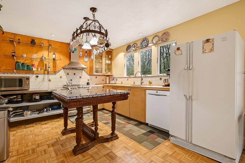 142 Stiles Road Boylston, MA 01505 - Photo 9 of 36 Gallery Image 9