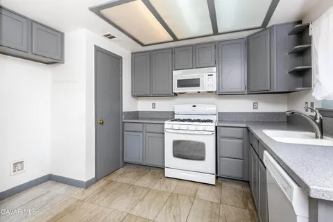 $249,999 | 10416 Peach Avenue, California City, CA 93505