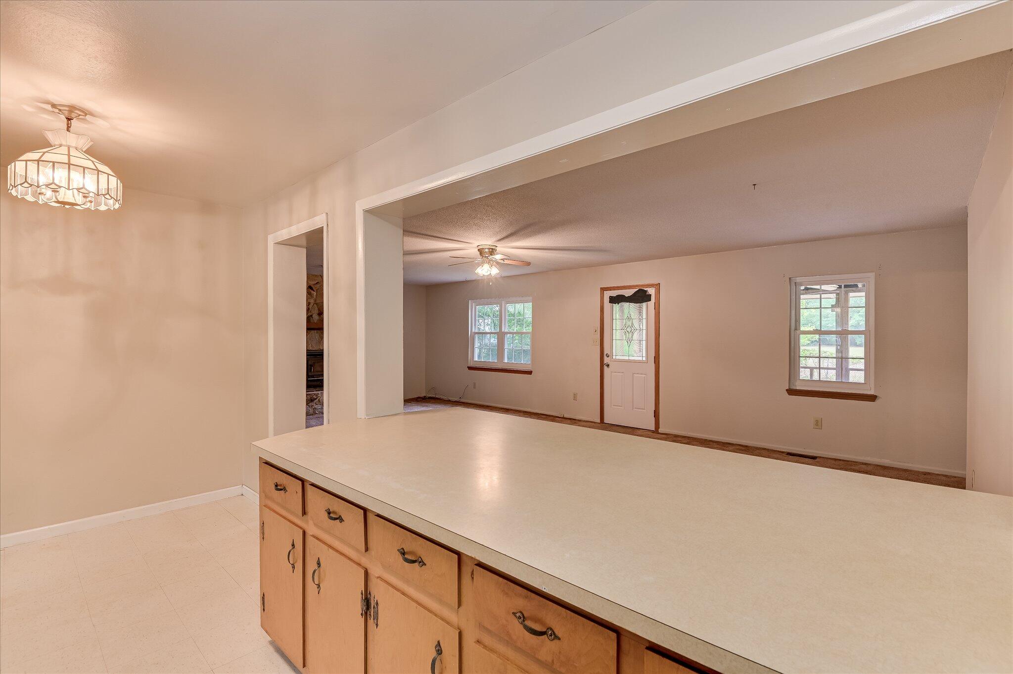 1086 Horseshoe Road Augusta, GA 30906 - Photo 13 of 43 Kitchen with view of great room - lots of counter top space