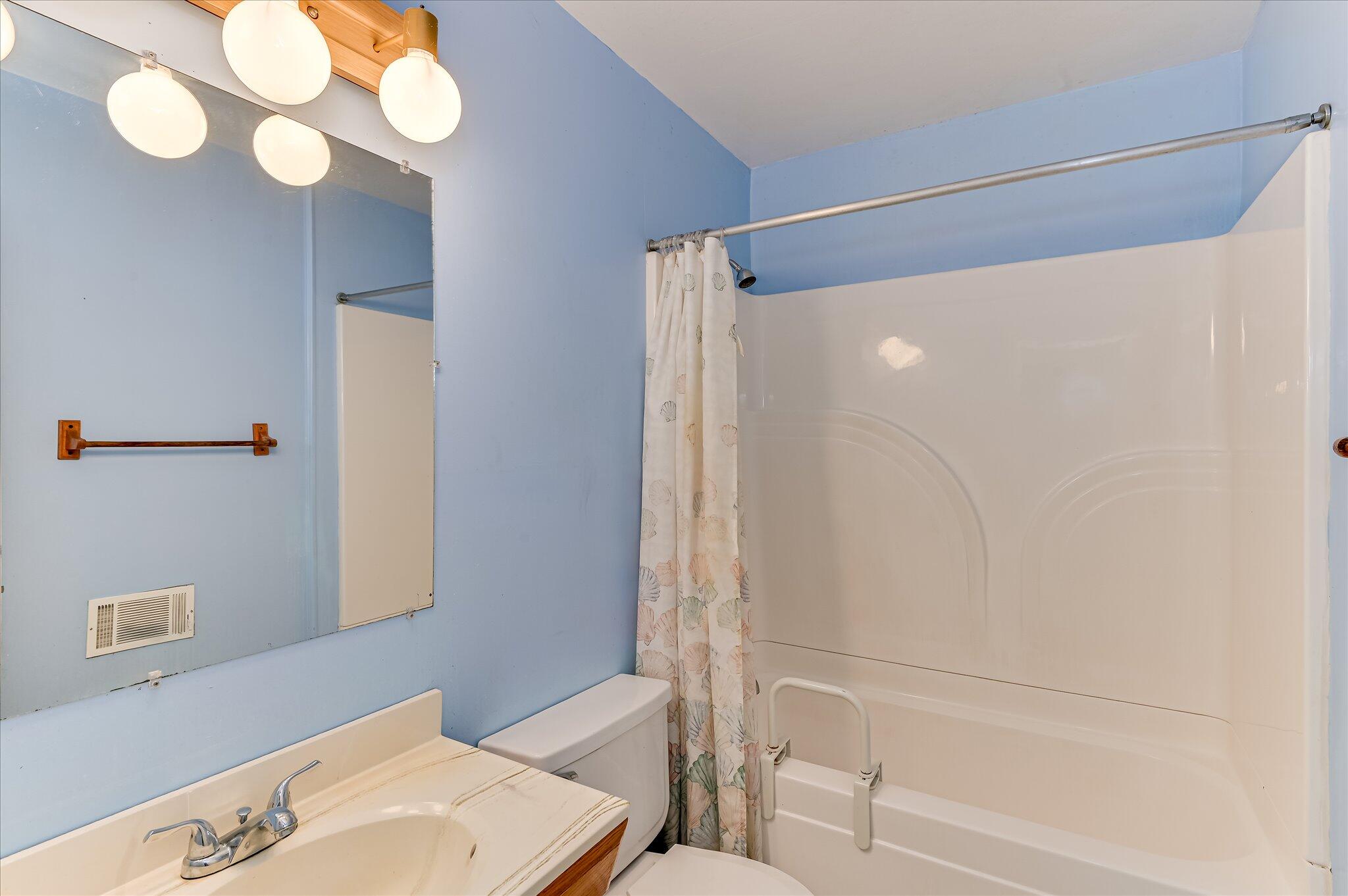 1086 Horseshoe Road Augusta, GA 30906 - Photo 30 of 43 Hall bathroom