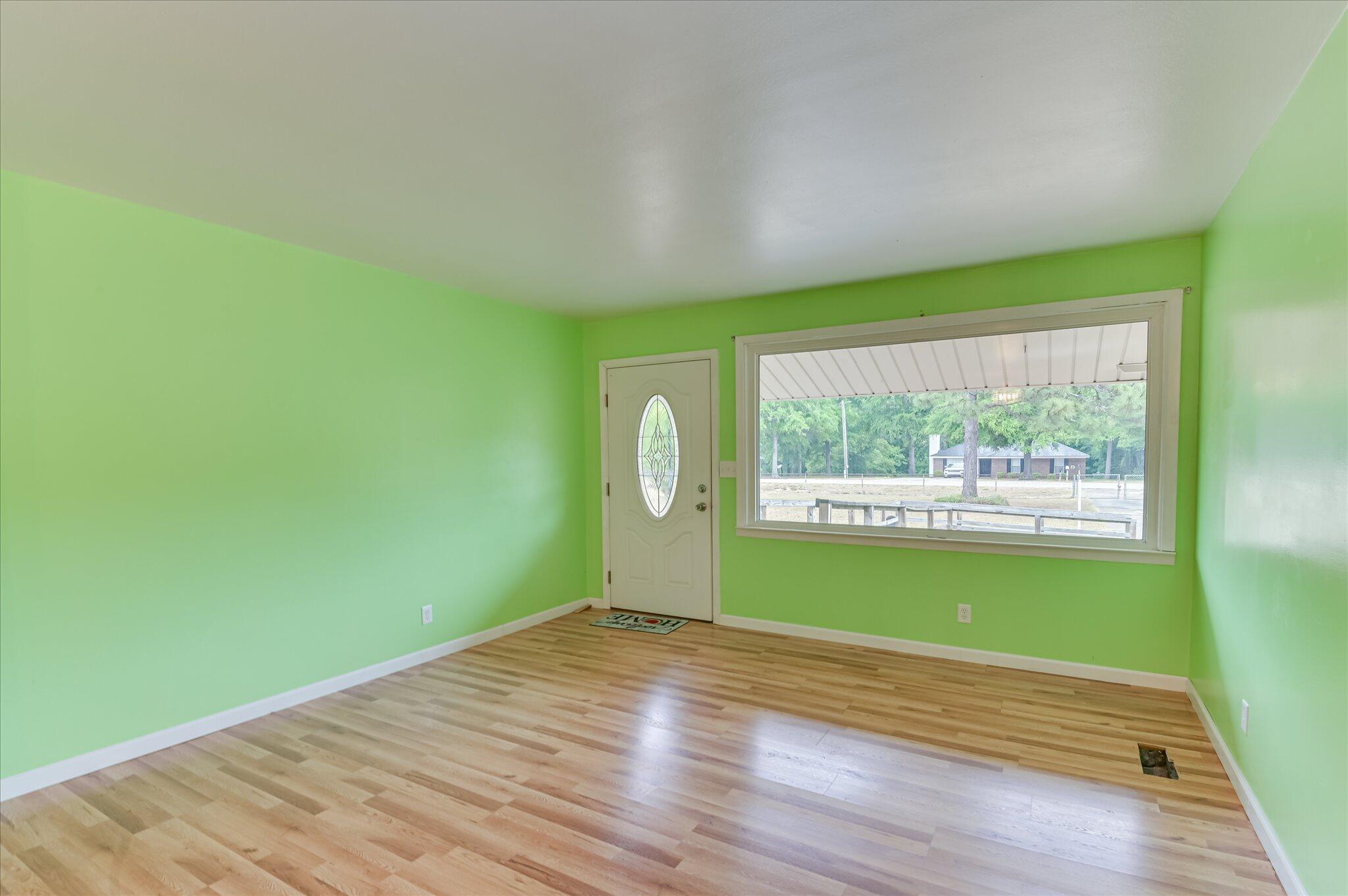 1086 Horseshoe Road Augusta, GA 30906 - Photo 6 of 43 Large picture window