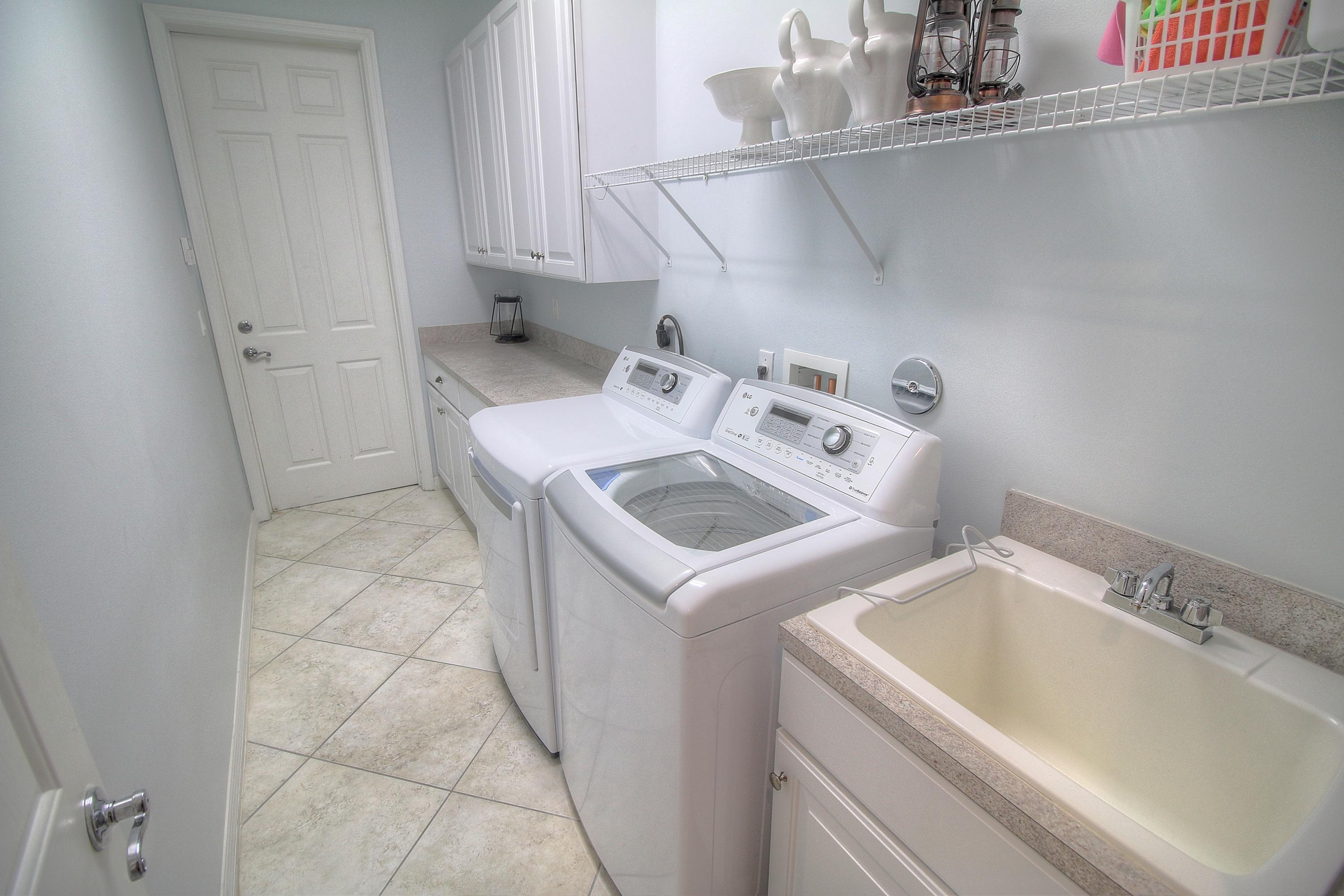 9461 Sandy Run Road Jupiter, FL 33478 - Photo 42 of 47 Laundry Room MLS