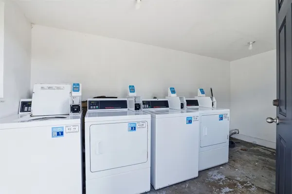 $1,350 | 201 South Kansas Avenue, Unit G, League City, TX 77573