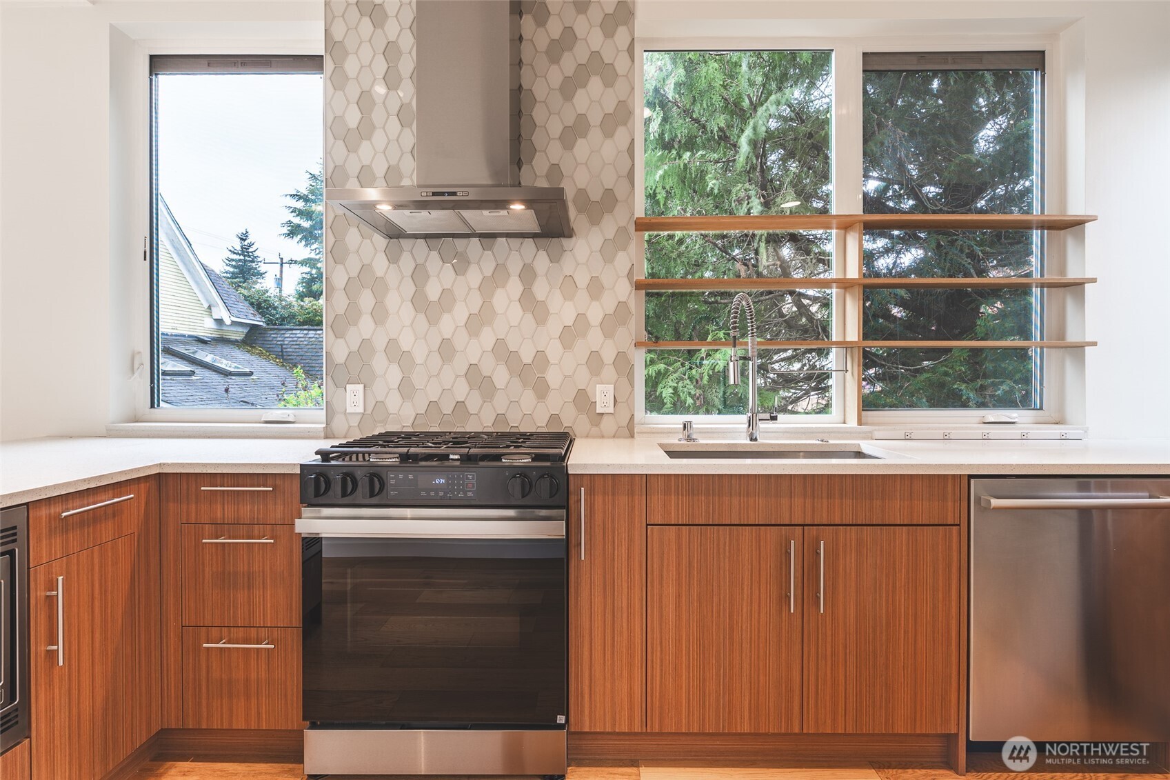 612 North 45th Street, Unit C Seattle, WA 98103 - Photo 17 of 40