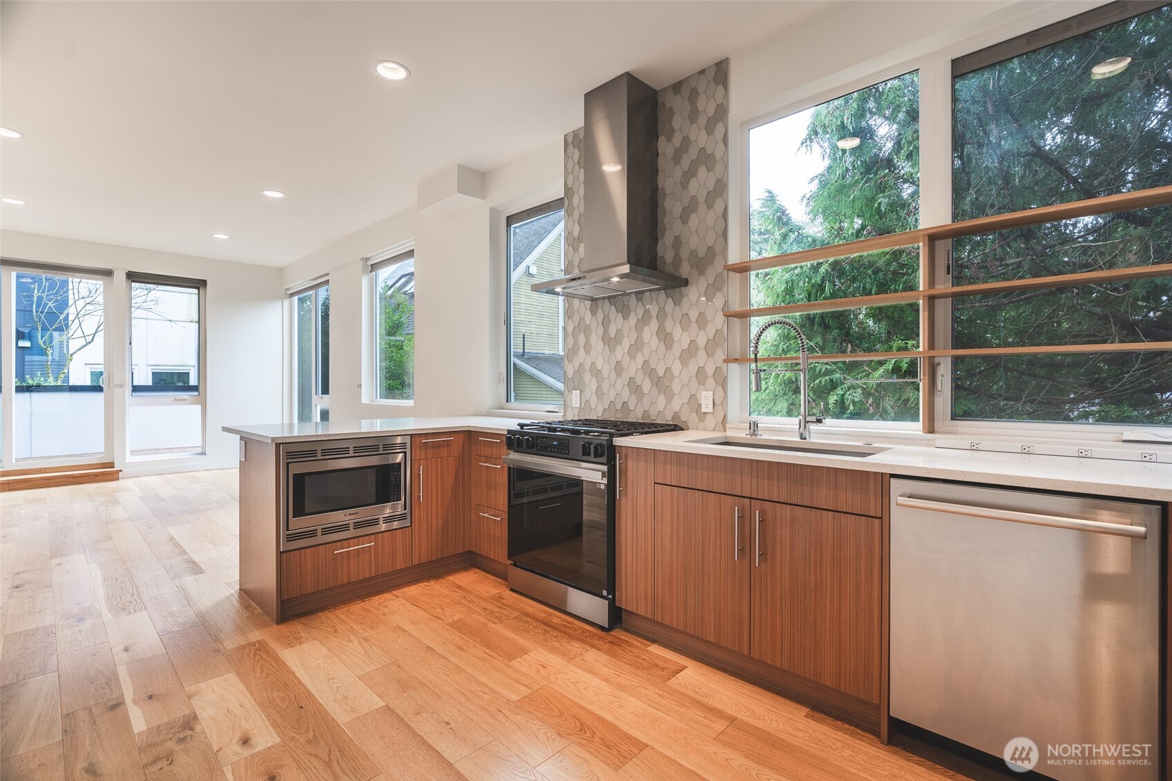 612 North 45th Street, Unit C Seattle, WA 98103 - Photo 18 of 40