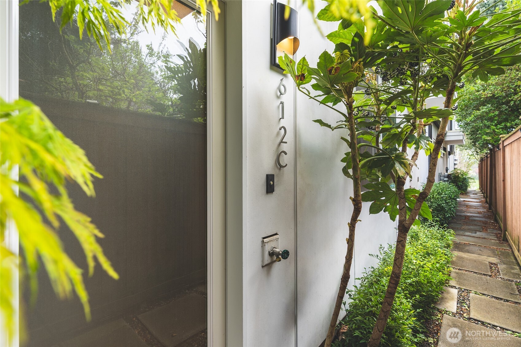 612 North 45th Street, Unit C Seattle, WA 98103 - Photo 2 of 40