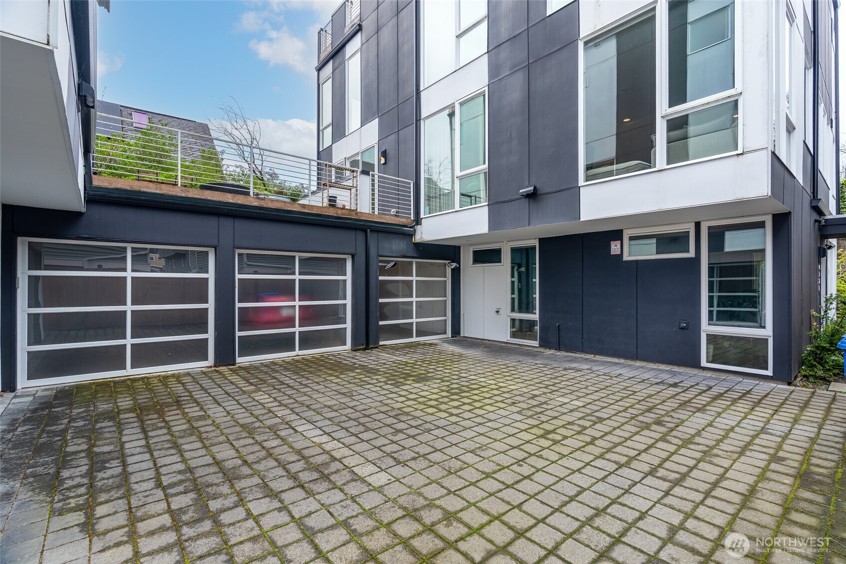 612 North 45th Street, Unit C Seattle, WA 98103 - Photo 31 of 40