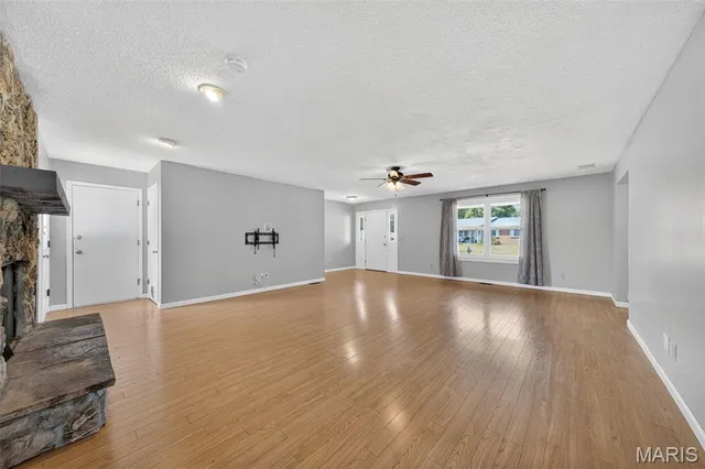 $2,100 | 3909 Golden Hills Drive, St. Peters, MO 63376