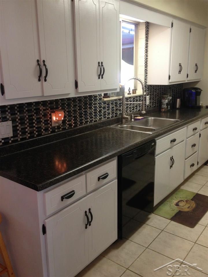 3932 North Center Road Saginaw, MI 48603 - Photo 9 of 24 31282530-9.JPG