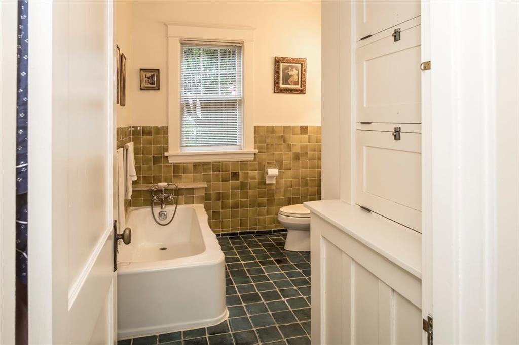 14 Terrace Road Rosslyn Farms, PA 15106 - Photo 11 of 20 First floor full bath...