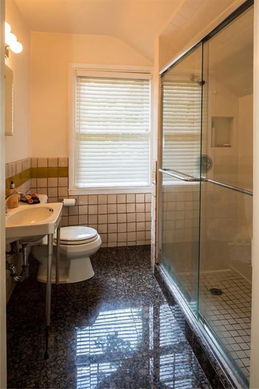 14 Terrace Road Rosslyn Farms, PA 15106 - Photo 13 of 20 Master bath with walk-in shower...