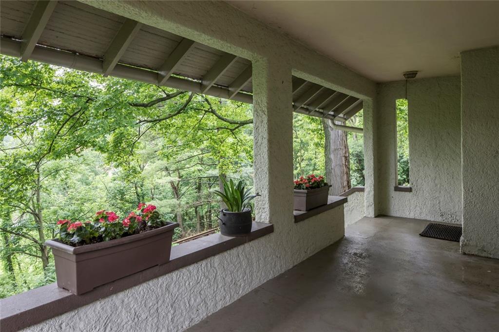 14 Terrace Road Rosslyn Farms, PA 15106 - Photo 18 of 20 Spacious front porch...