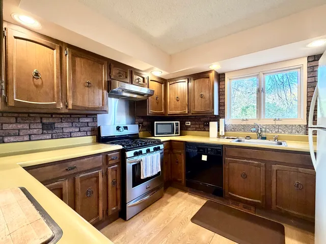 $550,000 | 27169 Brickville Road, Sycamore, IL 60178