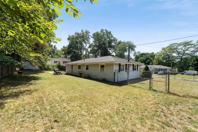 a house view with a outdoor space