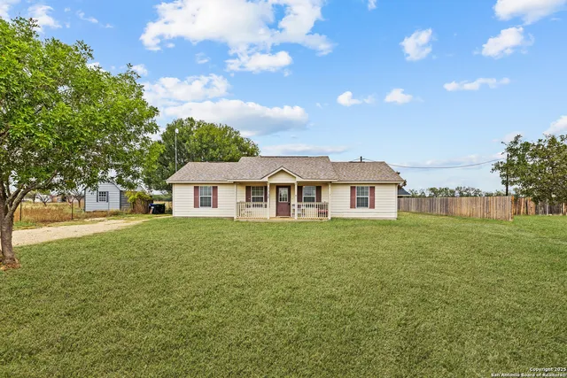 $250,000 | 3328 Highway 173, Hondo, TX 78861