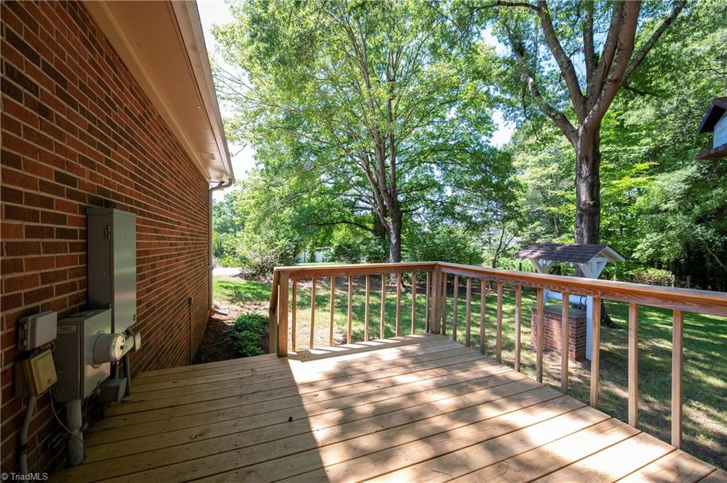 4484 Cotswold Road Pfafftown, NC 27040 - Photo 8 of 47