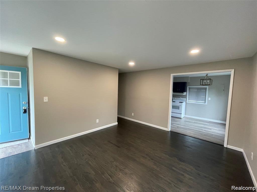 3424 Toepfer Road Warren, MI 48091 - Photo 3 of 14