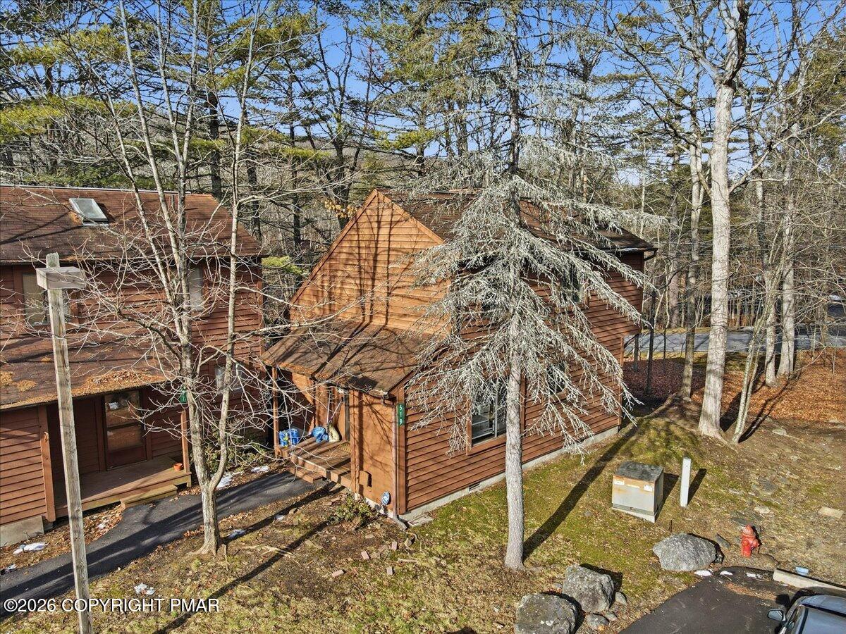 518 Wales Court Bushkill, PA 18324 - Photo 2 of 18