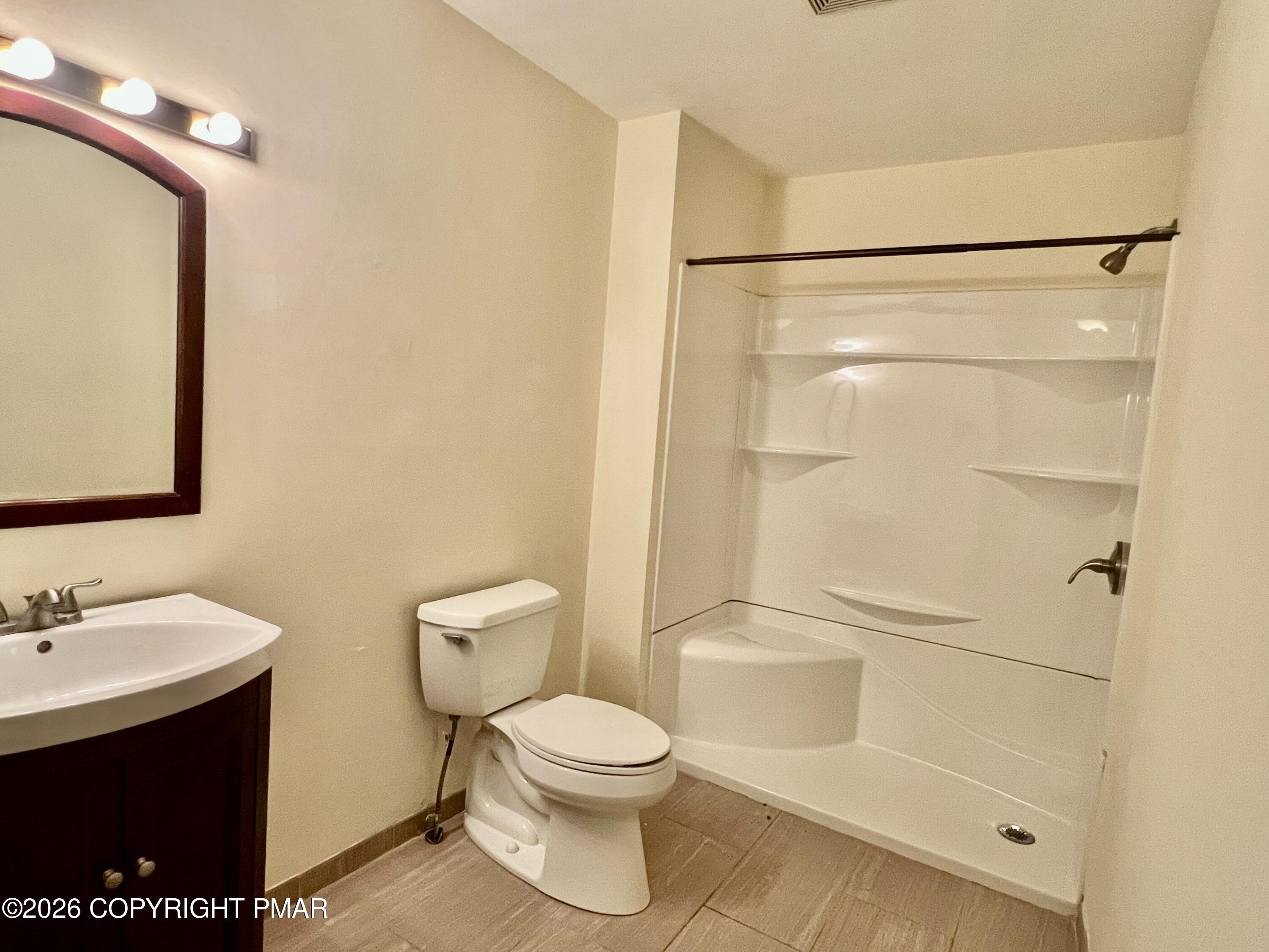 518 Wales Court Bushkill, PA 18324 - Photo 6 of 15 First Floor Full Bath 1