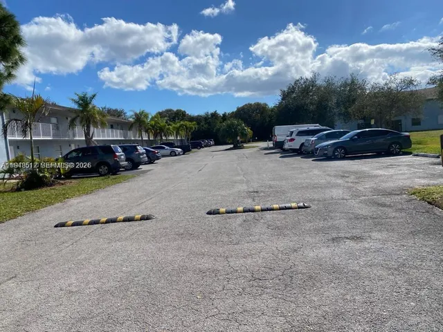 $1,500 | 617 Ixoria Avenue, Unit 12, Fort Pierce, FL 34982