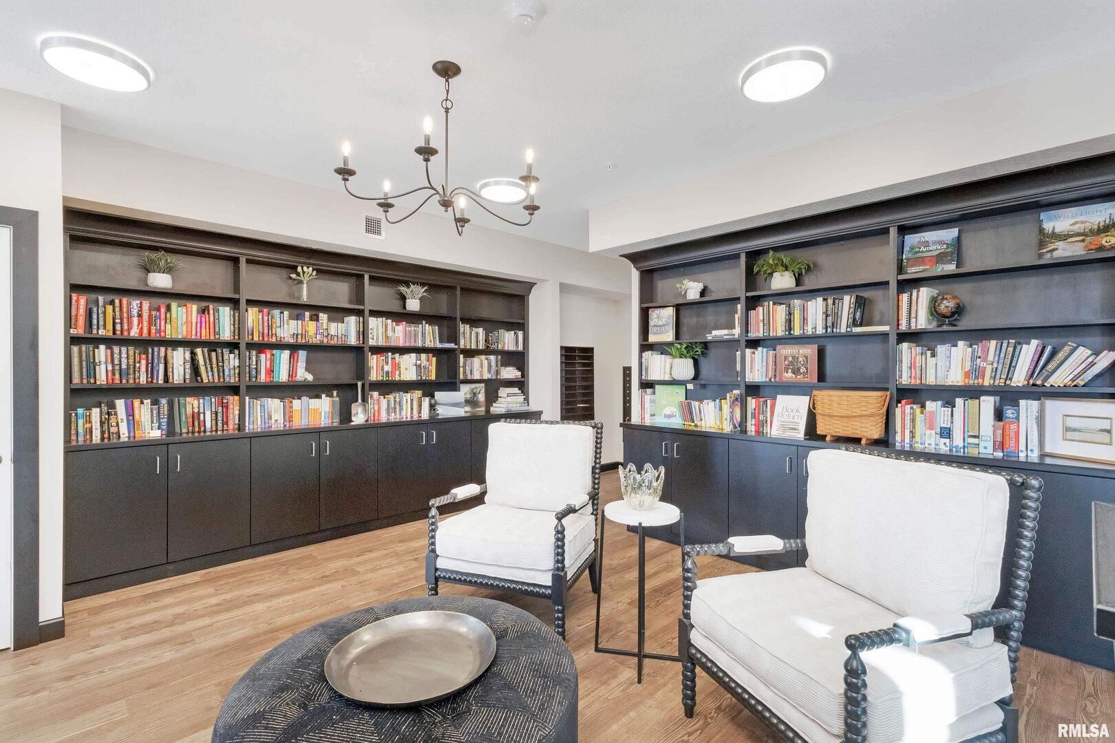 2592 Middle Road, Unit 206 Bettendorf, IA 52722 - Photo 11 of 21