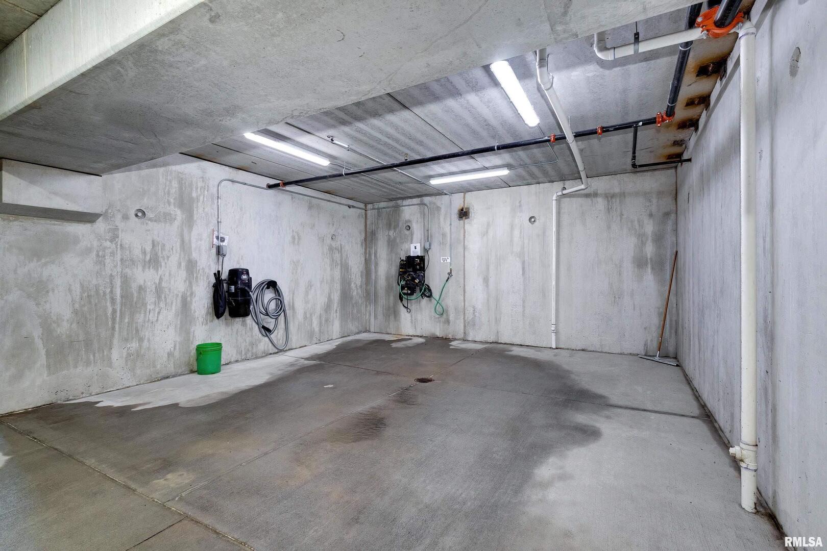 2592 Middle Road, Unit 206 Bettendorf, IA 52722 - Photo 10 of 21