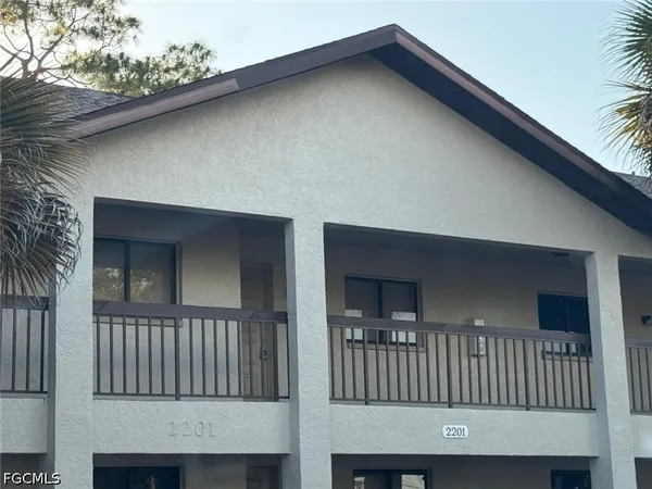 $130,000 | 2201 East 5th Street, Unit 23, Lehigh Acres, FL 33936