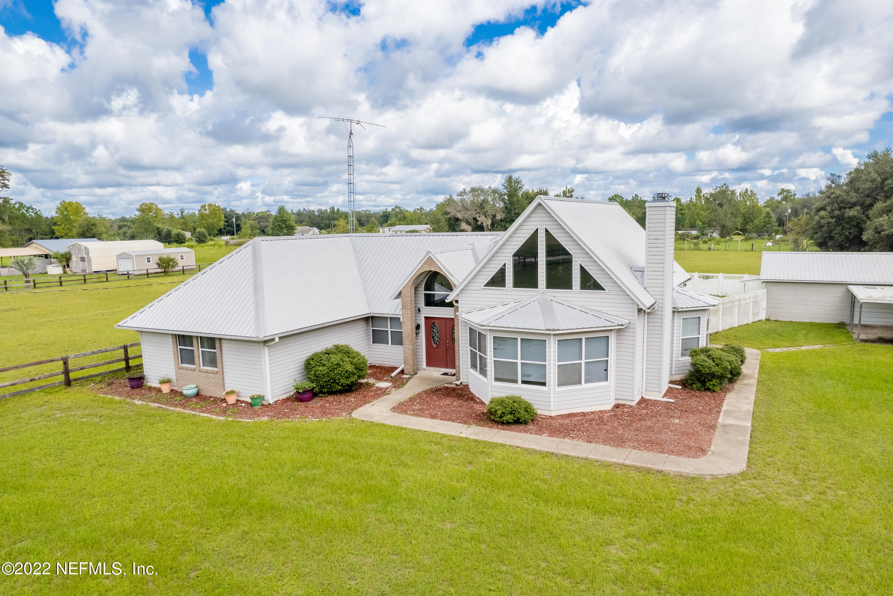122 Queens Country Road Interlachen, FL 32148 - Photo 11 of 109 122 Queens Country Road-11