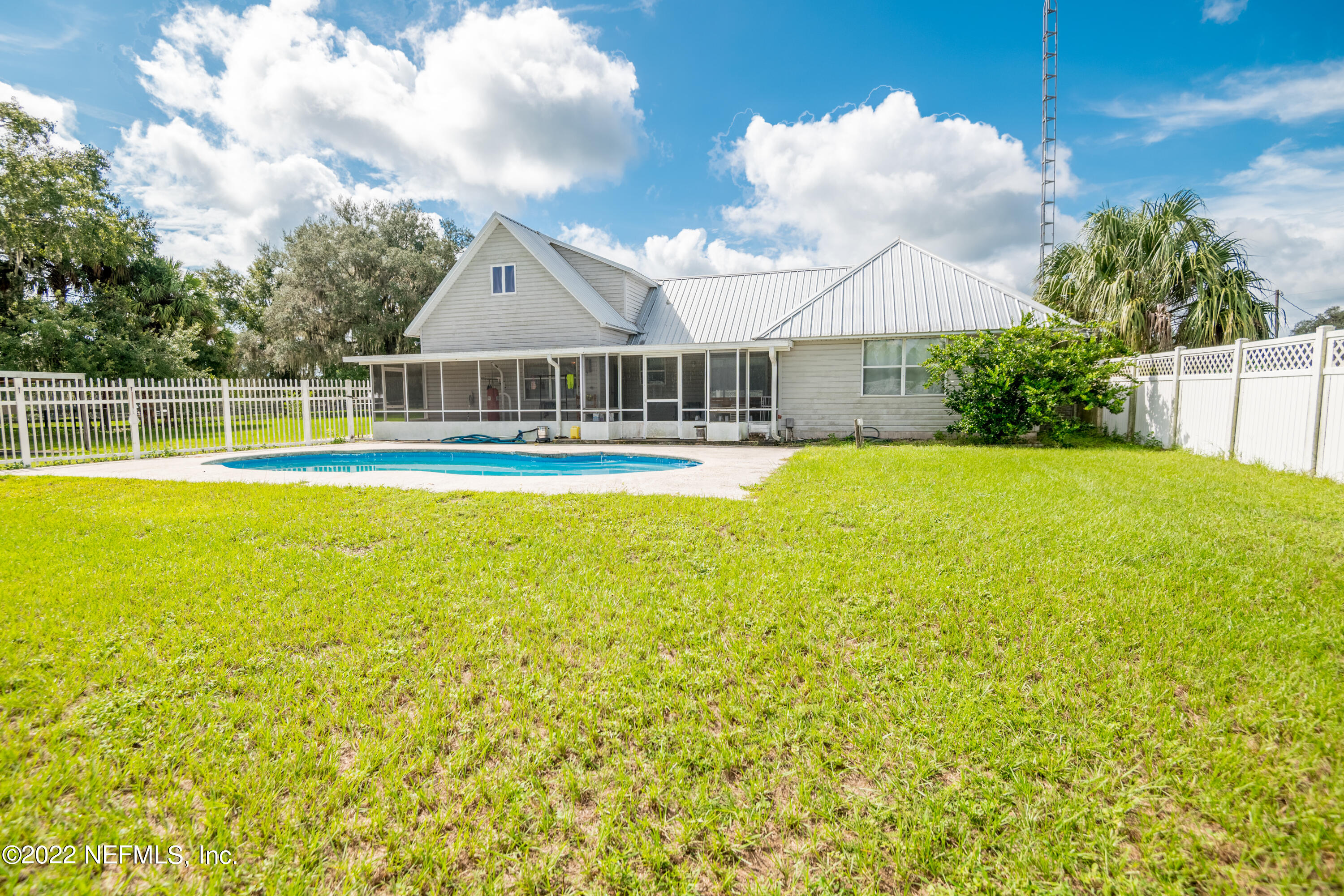 122 Queens Country Road Interlachen, FL 32148 - Photo 16 of 109 122 Queens Country Road-16