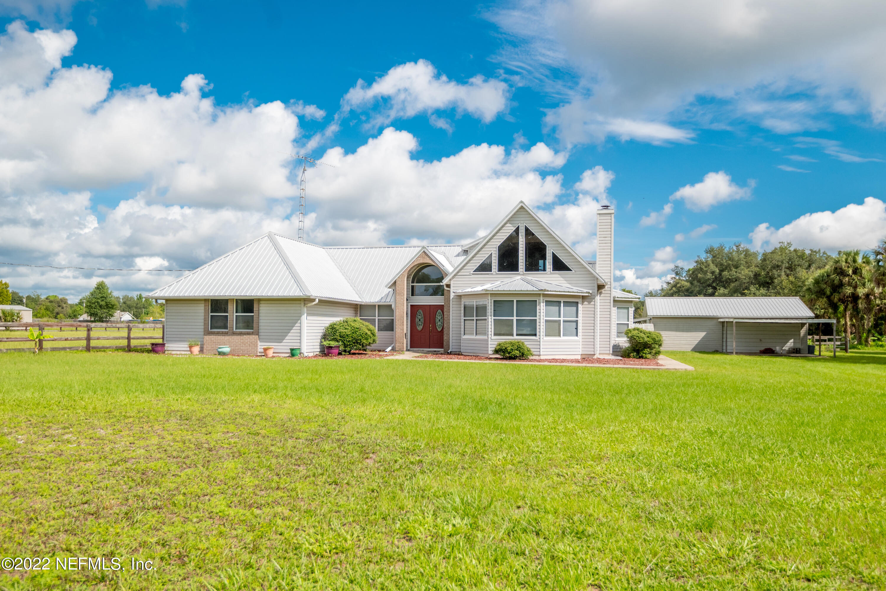 122 Queens Country Road Interlachen, FL 32148 - Photo 4 of 109 122 Queens Country Road-4