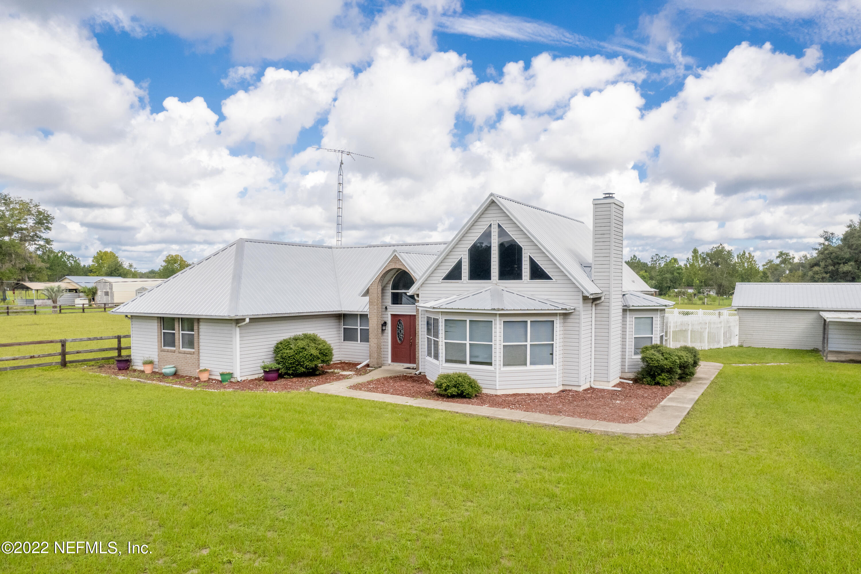 122 Queens Country Road Interlachen, FL 32148 - Photo 7 of 109 122 Queens Country Road-7