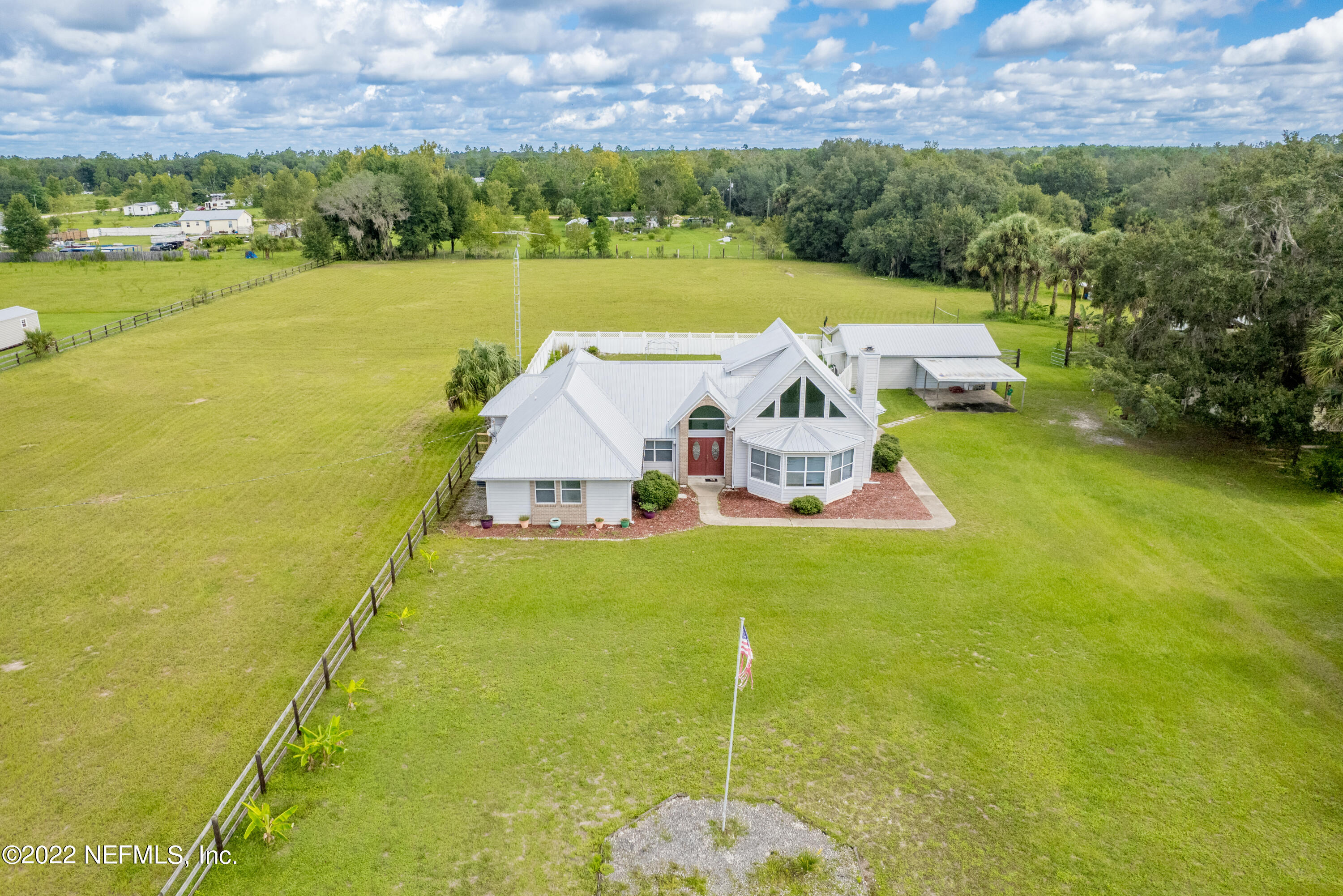 122 Queens Country Road Interlachen, FL 32148 - Photo 9 of 109 122 Queens Country Road-9
