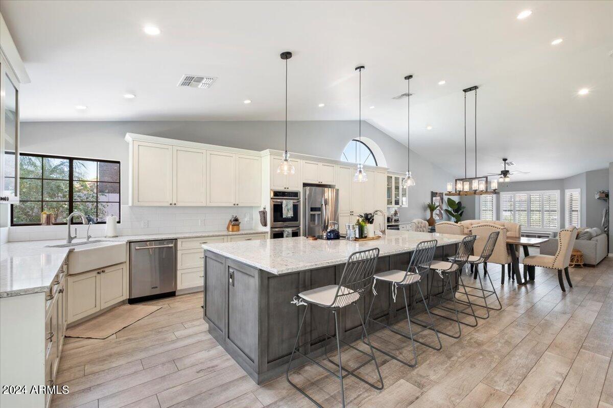 1142 East Grandview Road Phoenix, AZ 85022 - Photo 1 of 38 09-64413113