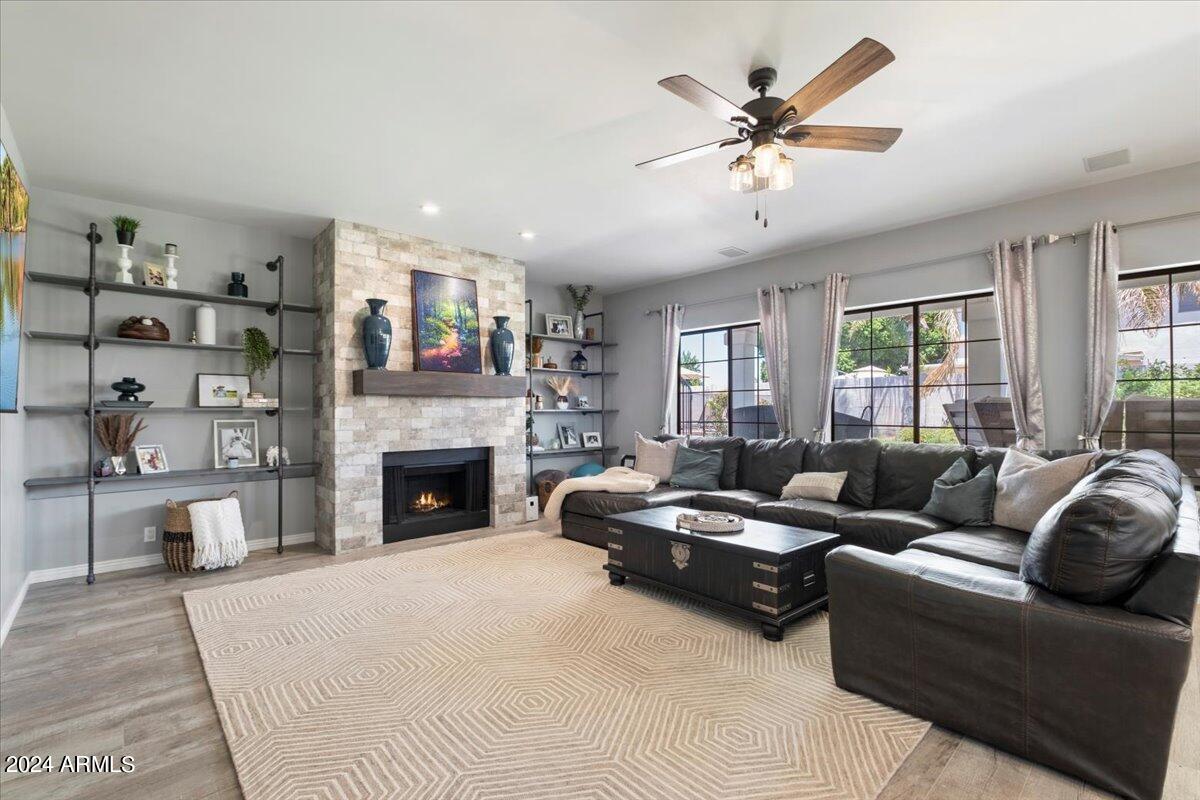 1142 East Grandview Road Phoenix, AZ 85022 - Photo 12 of 38 12-64413119