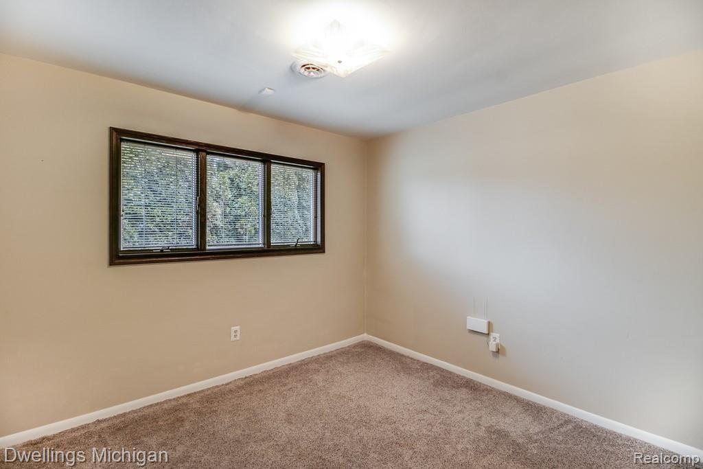21853 Superior Road Taylor, MI 48180 - Photo 22 of 35 IMG_0156.jpg