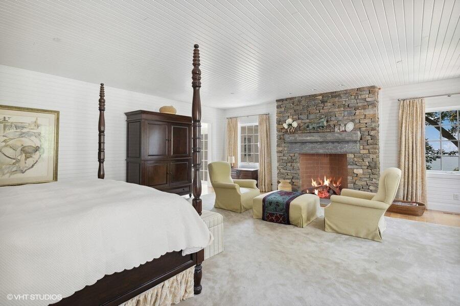 15360 Lakeshore Road Lakeside, MI 49116 - Photo 23 of 39 24_15360LakeshoreRd_14_PrimaryBedroom_Lo