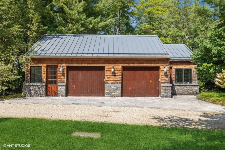 15360 Lakeshore Road Lakeside, MI 49116 - Photo 37 of 39 36_15360LakeshoreRd_35_Garage_LowRes