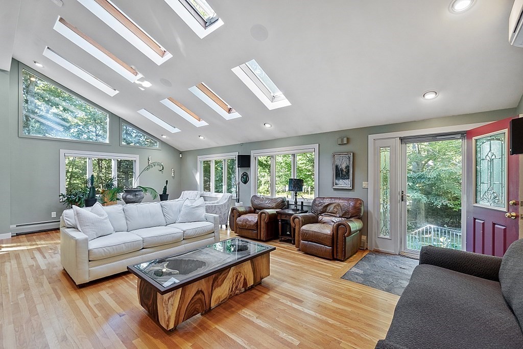 342 Mountain Road Princeton, MA 01541 - Photo 2 of 39