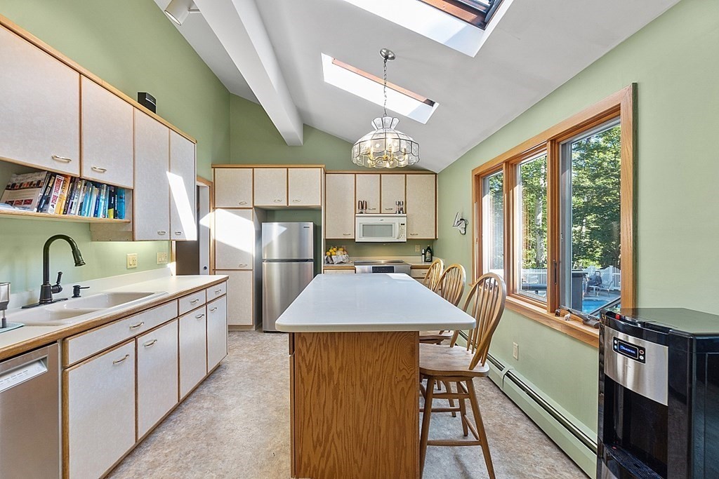 342 Mountain Road Princeton, MA 01541 - Photo 8 of 39