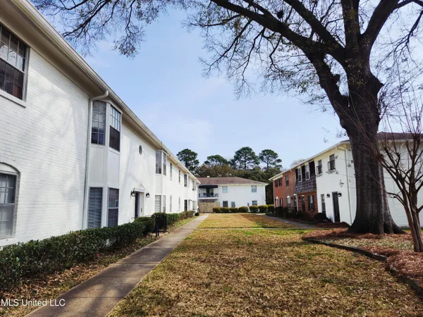 $129,900 | 5025 Wayneland Drive, Unit H3, Jackson, MS 39211