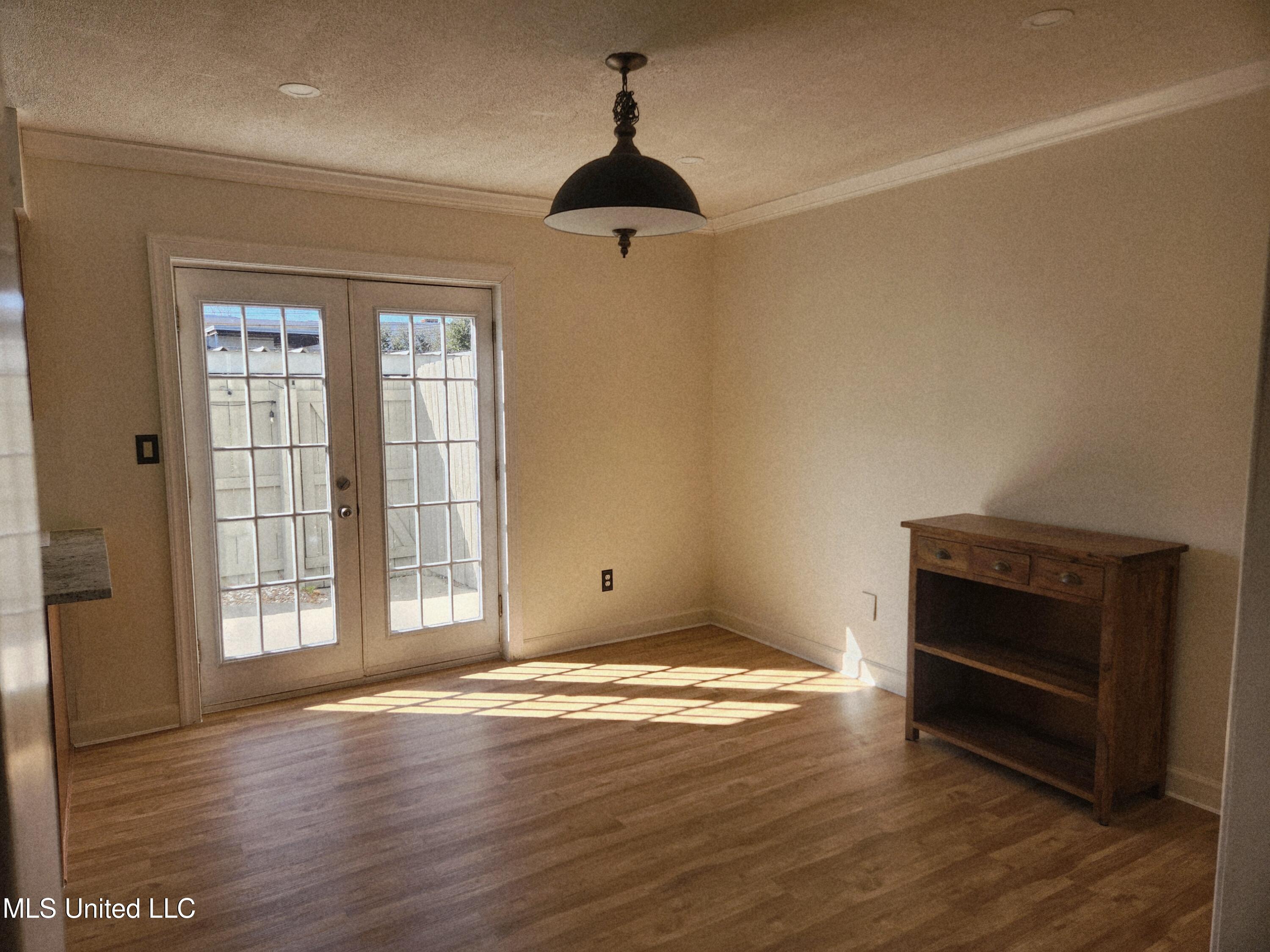 5025 Wayneland Drive, Unit H3 Jackson, MS 39211 - Photo 7 of 32 20260223_141902