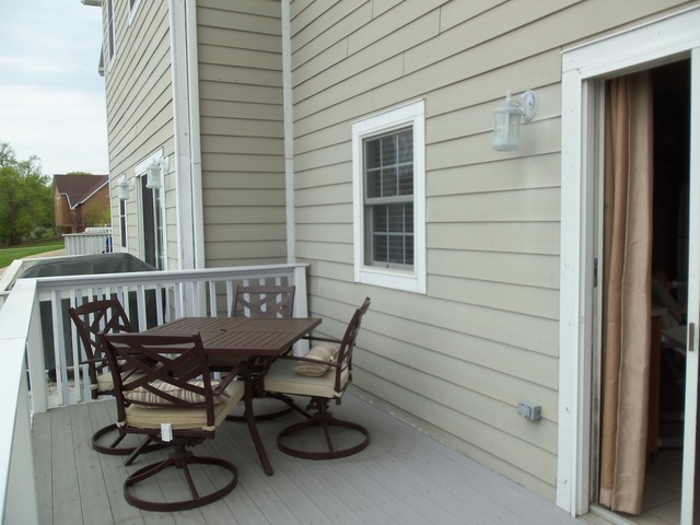 2031 Lisbon Road, Unit B Morris, IL 60450 - Photo 8 of 21 a view of a chairs in patio