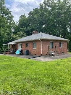 592 Pipers Gap Road Mount Airy, NC 27030 - Photo 3 of 14 Gallery Image 3